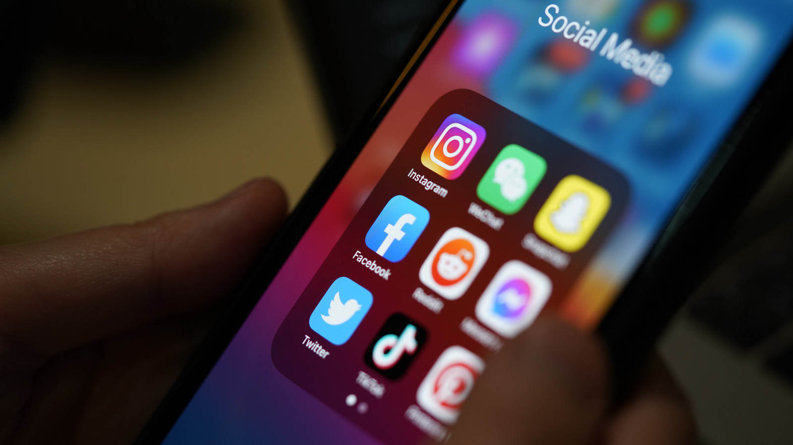 A gravidade do impacto das redes sociais nas escolas de Kentucky